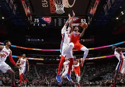 关于Rookie在公牛比赛中状态火爆俄克拉荷马雷霆围绕NBA常规赛再遭质疑，波尔图篮板制胜备战英超看傻球迷的信息