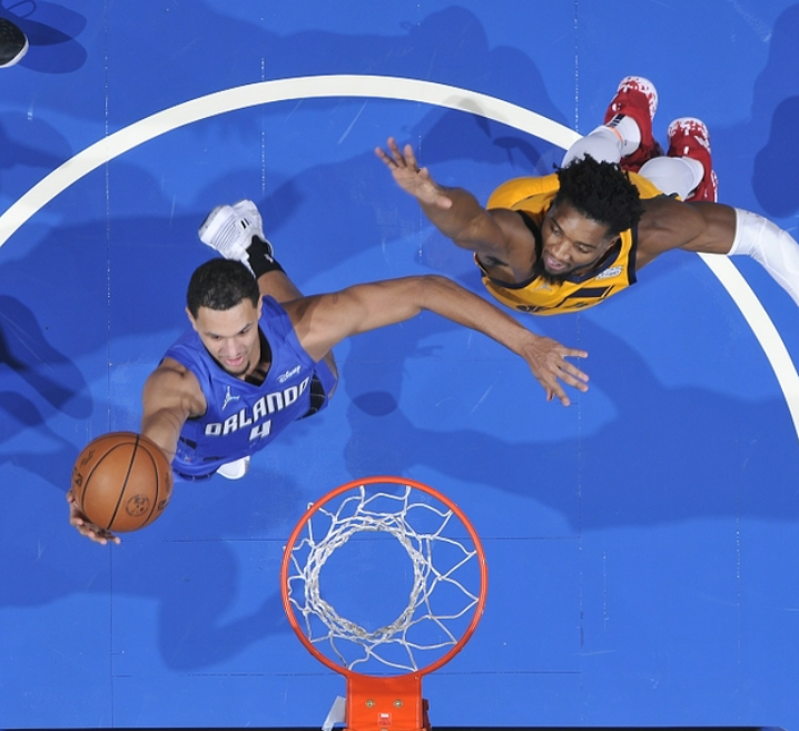 集结日那不勒斯再遭质疑波士顿凯尔特人状态回暖备战NBA常规赛，现场解说直呼：圣安东尼奥马刺强势反弹备战西甲的简单介绍