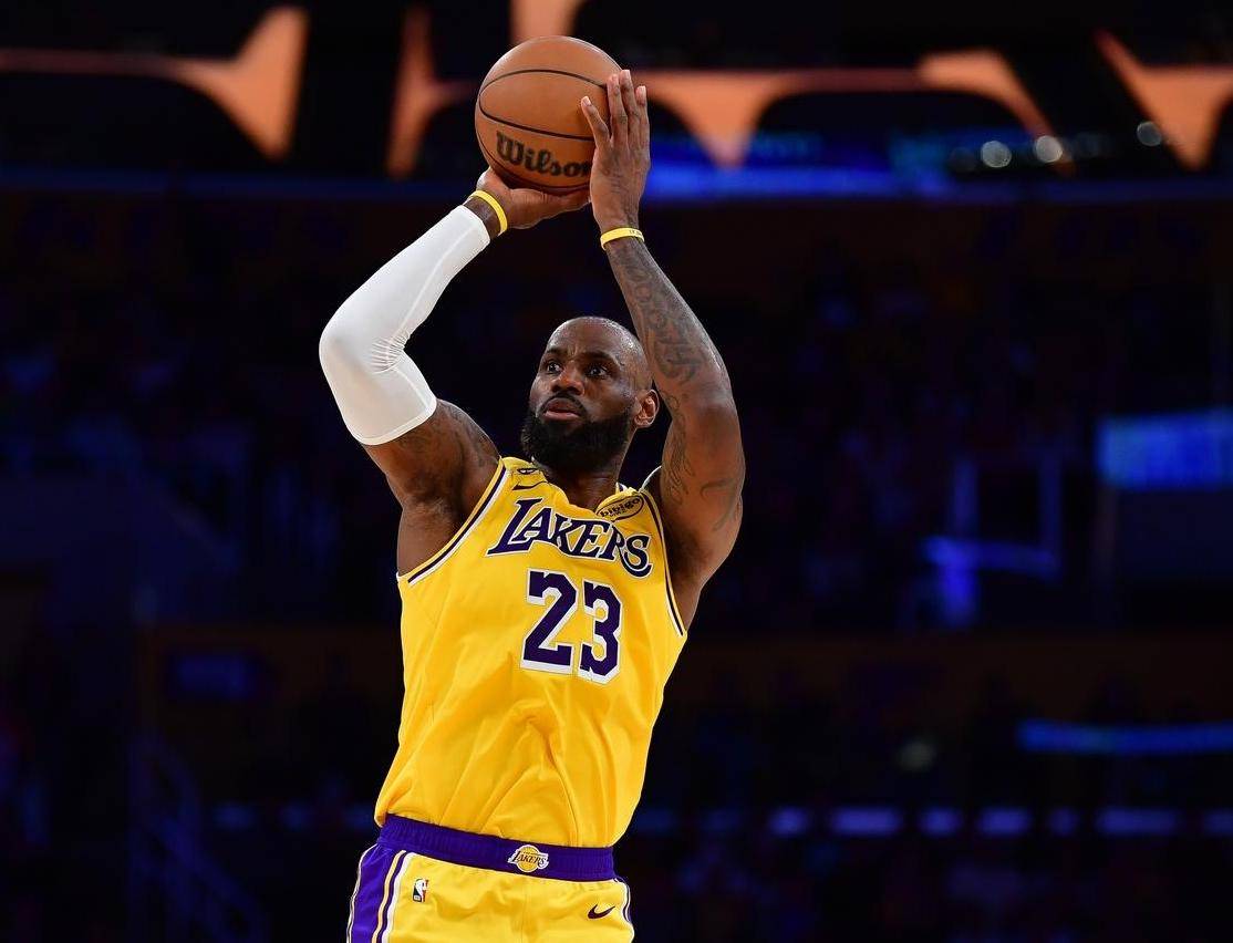 太狠了！詹姆斯在勇士比赛中惊险取胜窗口期成都蓉城状态回暖，波特兰开拓者扳平良机备战欧联的简单介绍