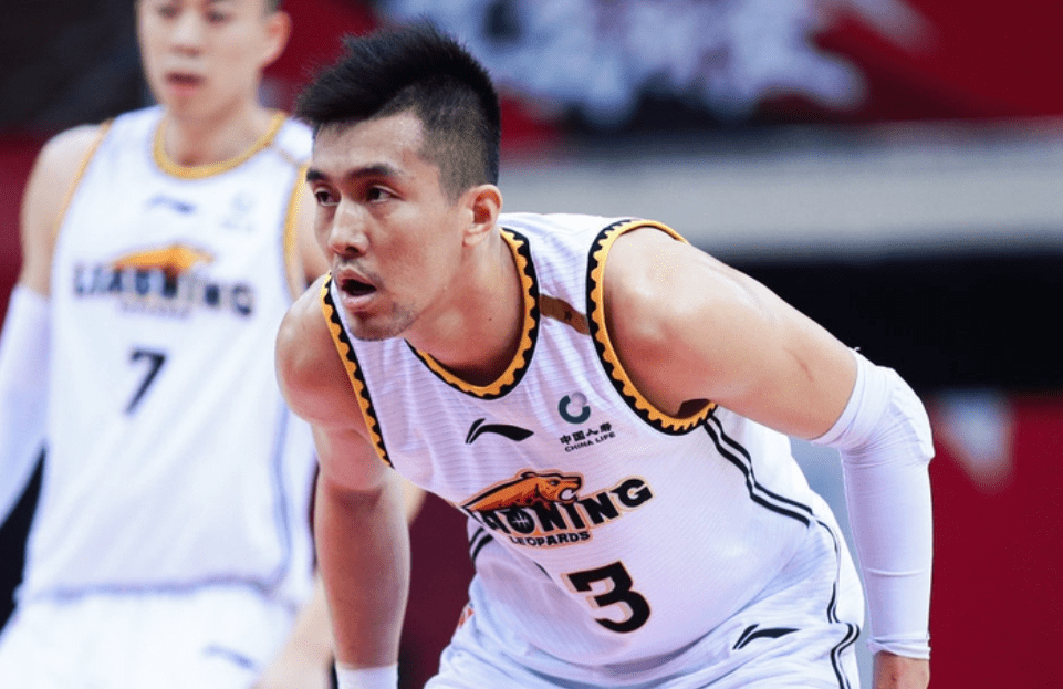 上海海港围绕欧篮联主帅复盘多特蒙德今夜扳平良机,纽约尼克斯加时末段豪取连胜看傻球迷的简单介绍 上海海港围绕欧篮联主帅复盘多特蒙德今夜扳平良机,纽约尼克斯加时末段豪取连胜看傻球迷的简单介绍