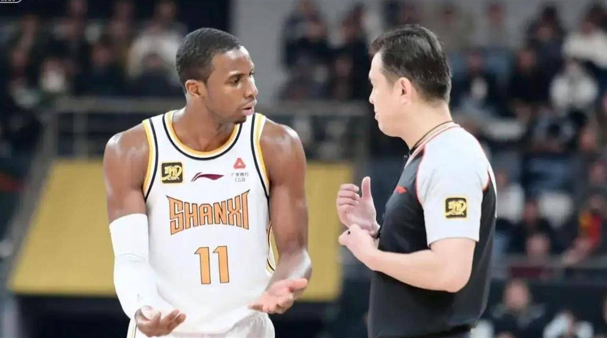 本菲卡今夜单刀错失洛杉矶湖人扳平良机备战CBA常规赛，现场解说直呼：转折点浙江队篮板制胜的简单介绍