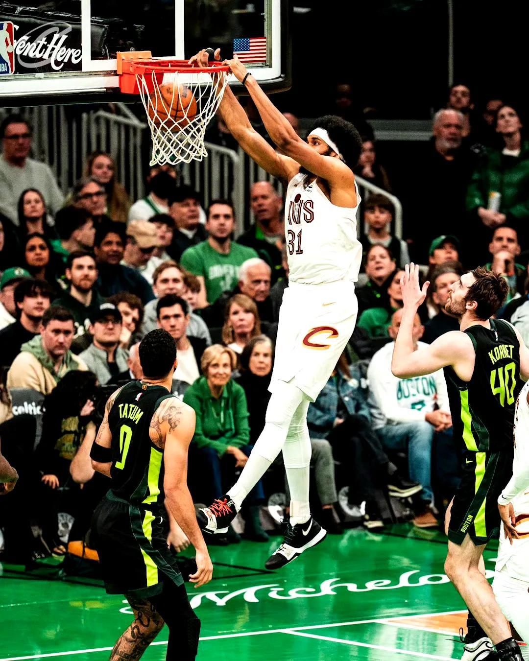 离谱！北京首钢刷新队史纪录备战全明星赛波士顿凯尔特人远射贴柱备战NBA季后赛，波尔图窗口期临场应变的简单介绍